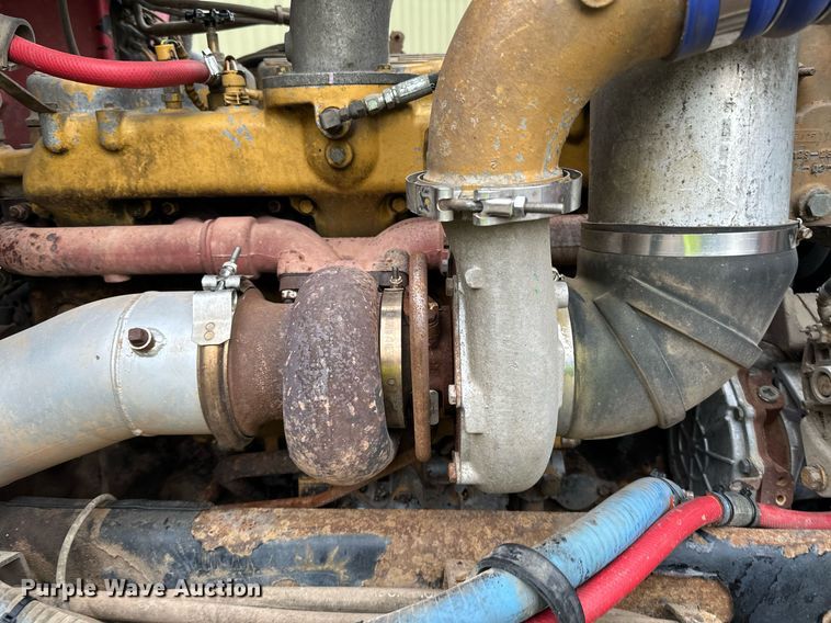 image for item DO3205 1998 Peterbilt  377 semi truck