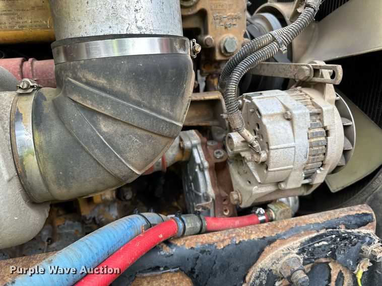 image for item DO3205 1998 Peterbilt  377 semi truck