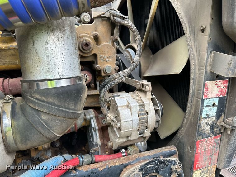 image for item DO3205 1998 Peterbilt  377 semi truck