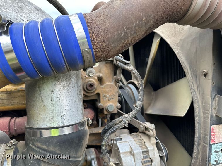 image for item DO3205 1998 Peterbilt  377 semi truck