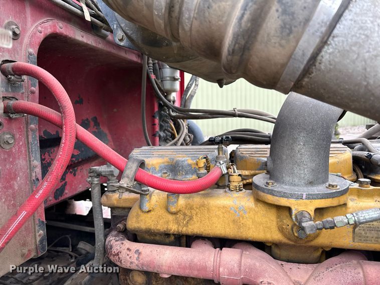 image for item DO3205 1998 Peterbilt  377 semi truck