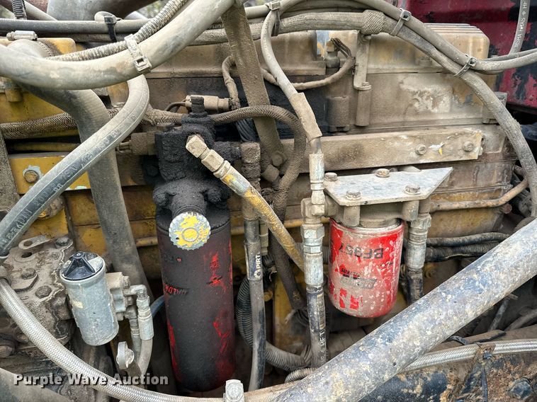 image for item DO3205 1998 Peterbilt  377 semi truck