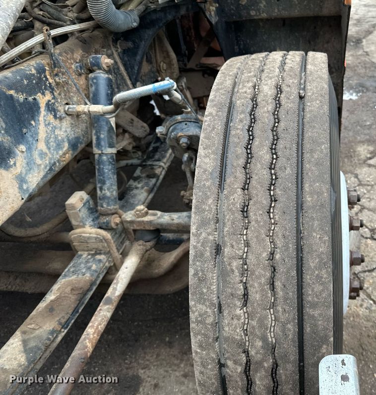 image for item DO3205 1998 Peterbilt  377 semi truck