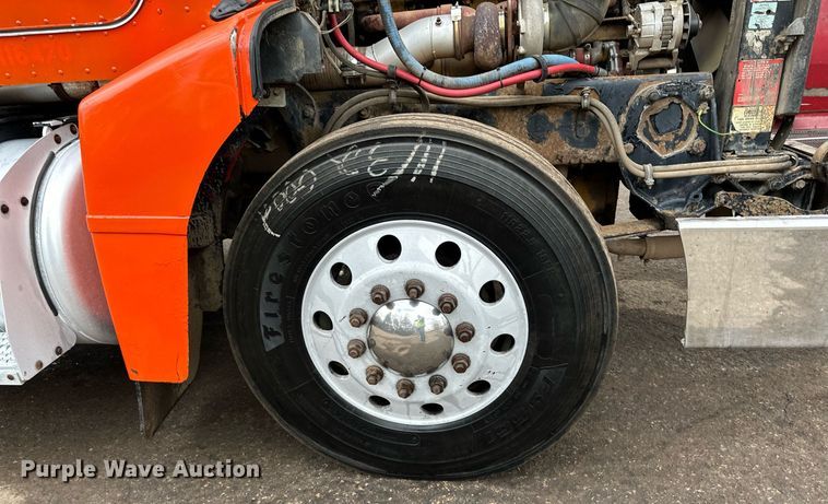 image for item DO3205 1998 Peterbilt  377 semi truck