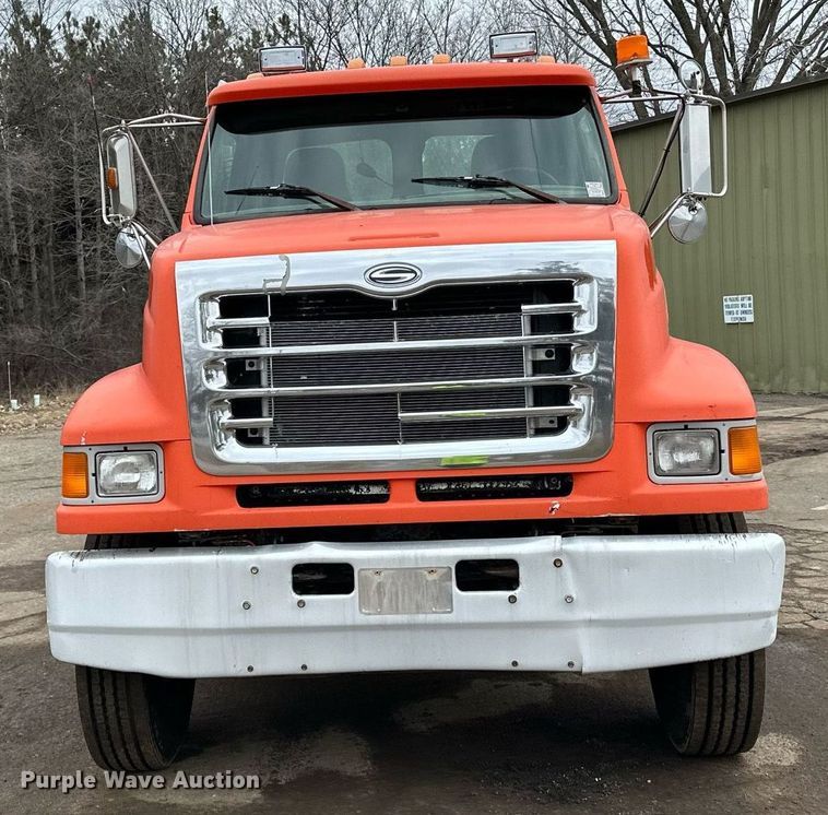 image for item DO3206 1999 Sterling LT9511 semi truck
