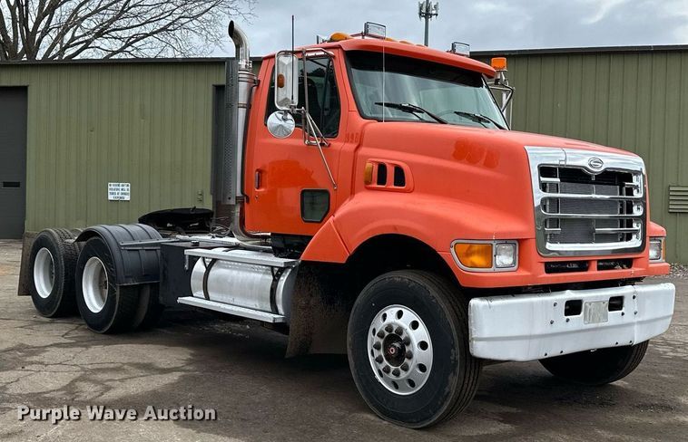 image for item DO3206 1999 Sterling LT9511 semi truck