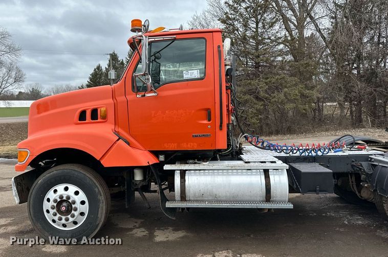 image for item DO3206 1999 Sterling LT9511 semi truck