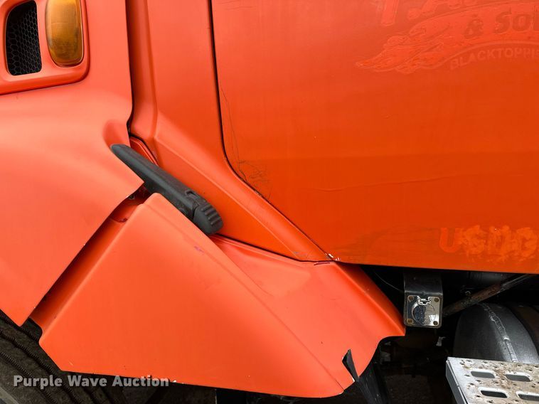 image for item DO3206 1999 Sterling LT9511 semi truck