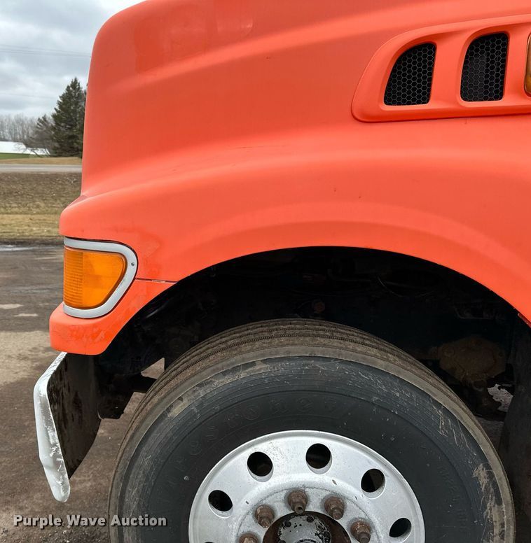 image for item DO3206 1999 Sterling LT9511 semi truck