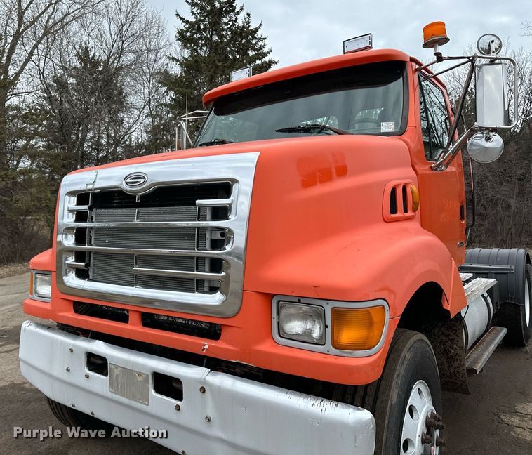 image for item DO3206 1999 Sterling LT9511 semi truck
