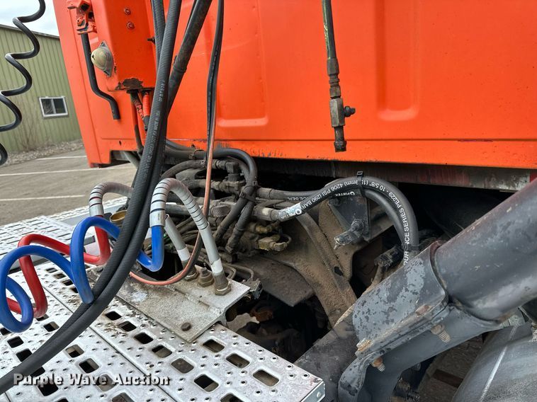 image for item DO3206 1999 Sterling LT9511 semi truck