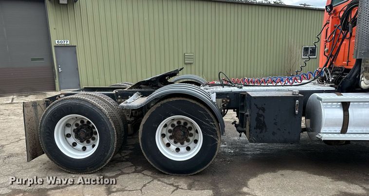 image for item DO3206 1999 Sterling LT9511 semi truck