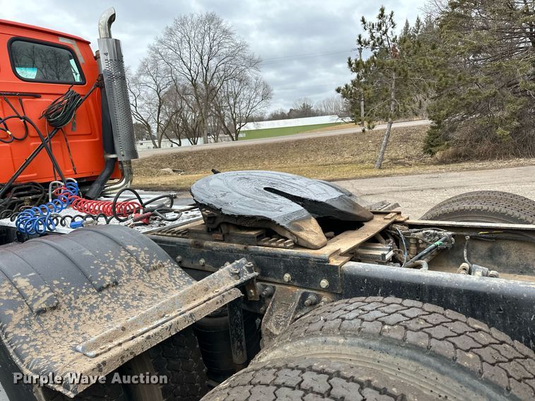 image for item DO3206 1999 Sterling LT9511 semi truck