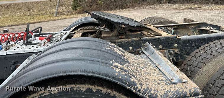 image for item DO3206 1999 Sterling LT9511 semi truck