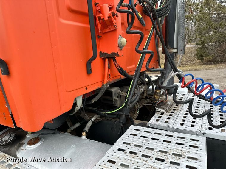 image for item DO3206 1999 Sterling LT9511 semi truck