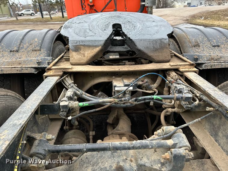 image for item DO3206 1999 Sterling LT9511 semi truck