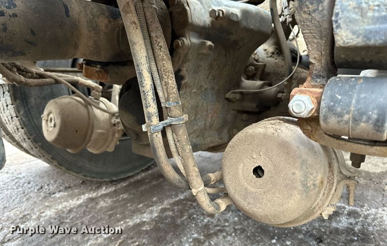 image for item DO3206 1999 Sterling LT9511 semi truck