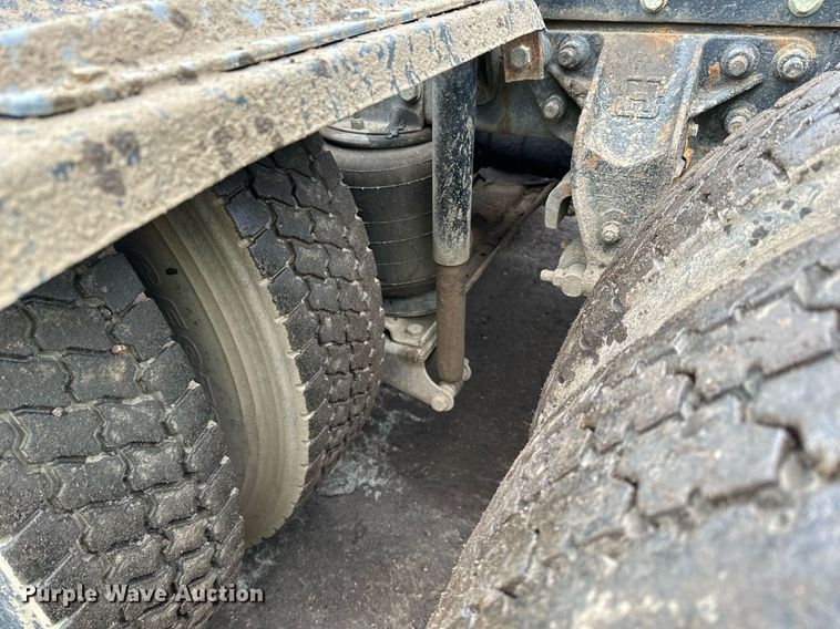 image for item DO3206 1999 Sterling LT9511 semi truck