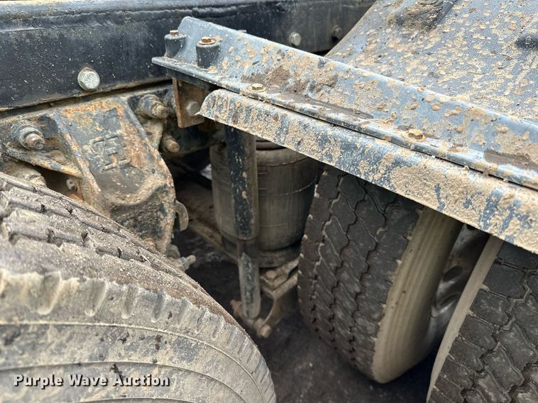 image for item DO3206 1999 Sterling LT9511 semi truck