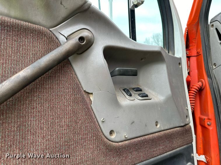 image for item DO3206 1999 Sterling LT9511 semi truck