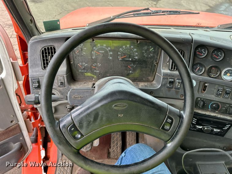 image for item DO3206 1999 Sterling LT9511 semi truck