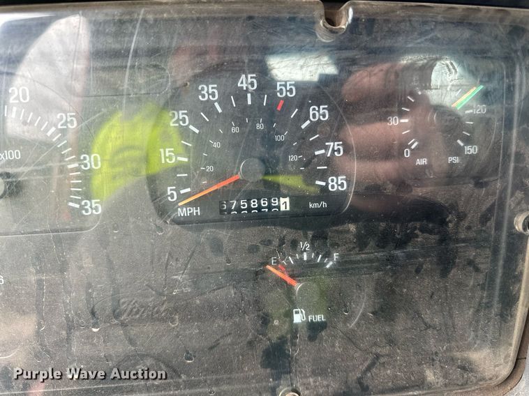 image for item DO3206 1999 Sterling LT9511 semi truck