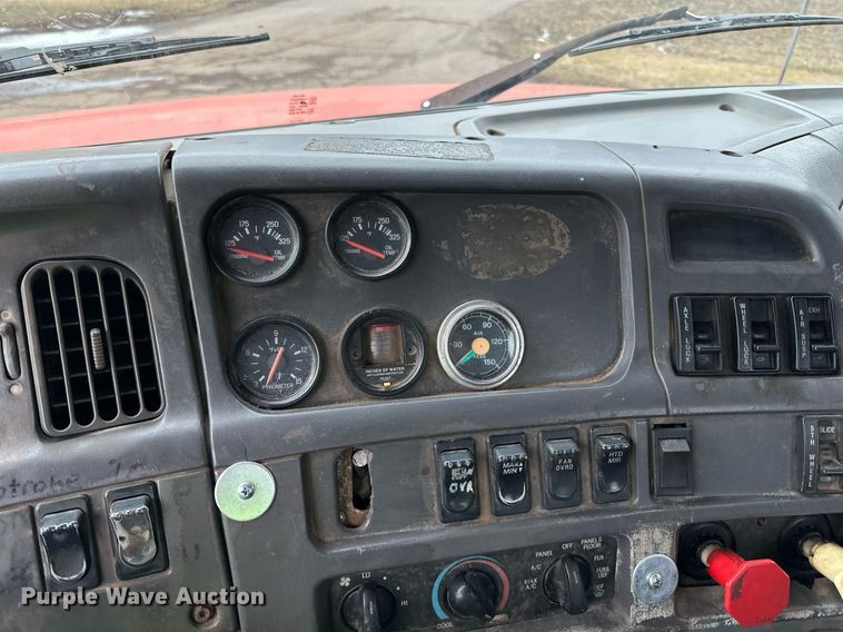 image for item DO3206 1999 Sterling LT9511 semi truck