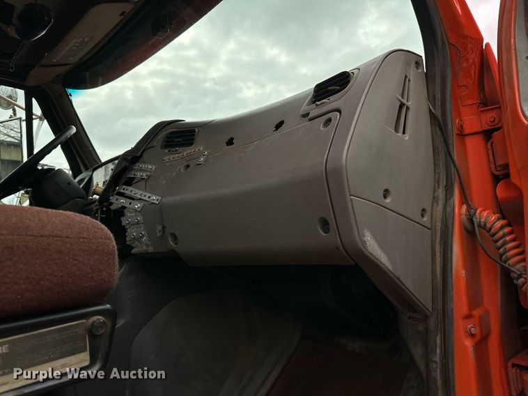 image for item DO3206 1999 Sterling LT9511 semi truck