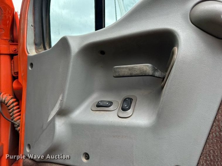 image for item DO3206 1999 Sterling LT9511 semi truck