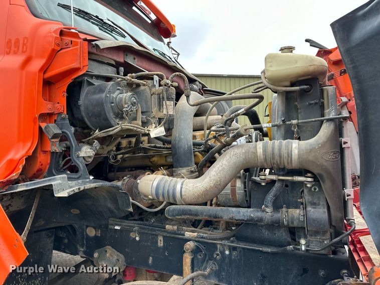 image for item DO3206 1999 Sterling LT9511 semi truck