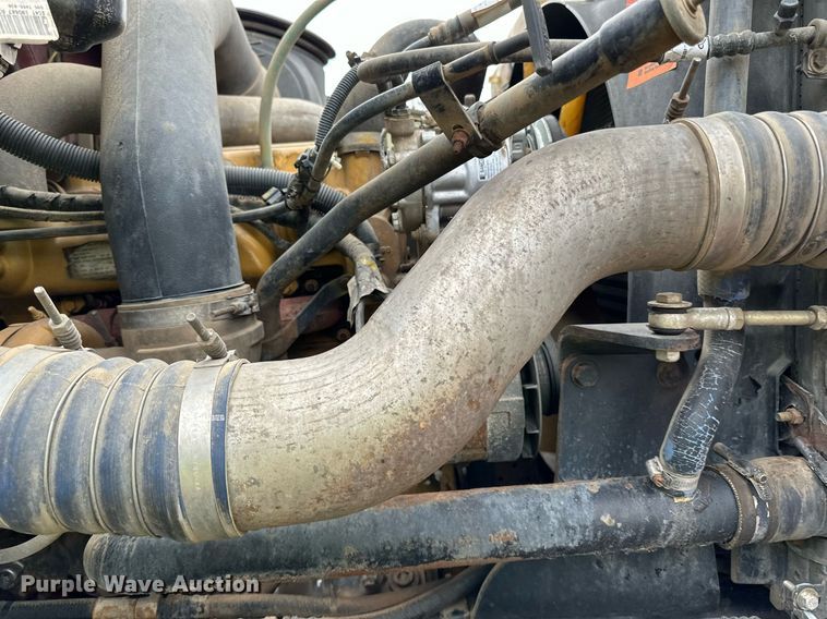 image for item DO3206 1999 Sterling LT9511 semi truck