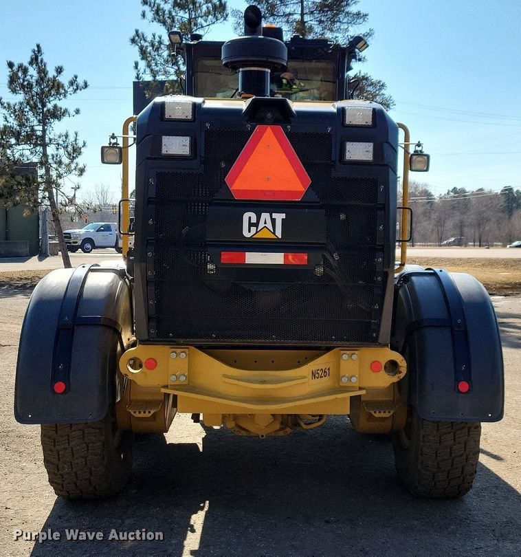 image for item DO3207 2018 Caterpillar  140M3 motor grader