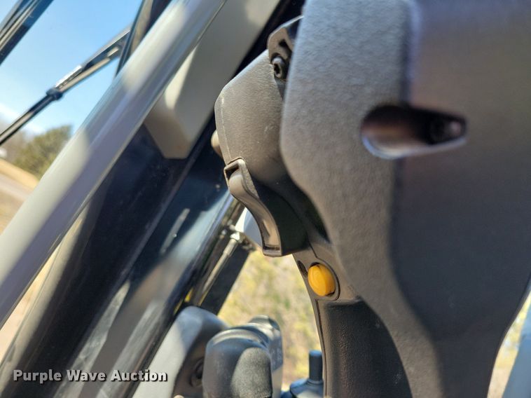 image for item DO3207 2018 Caterpillar  140M3 motor grader