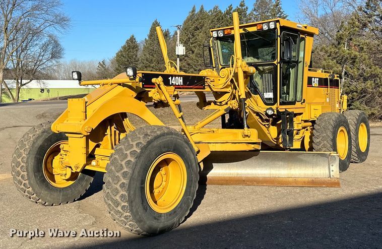 image for item DO3208 2001 Caterpillar  140H motor grader
