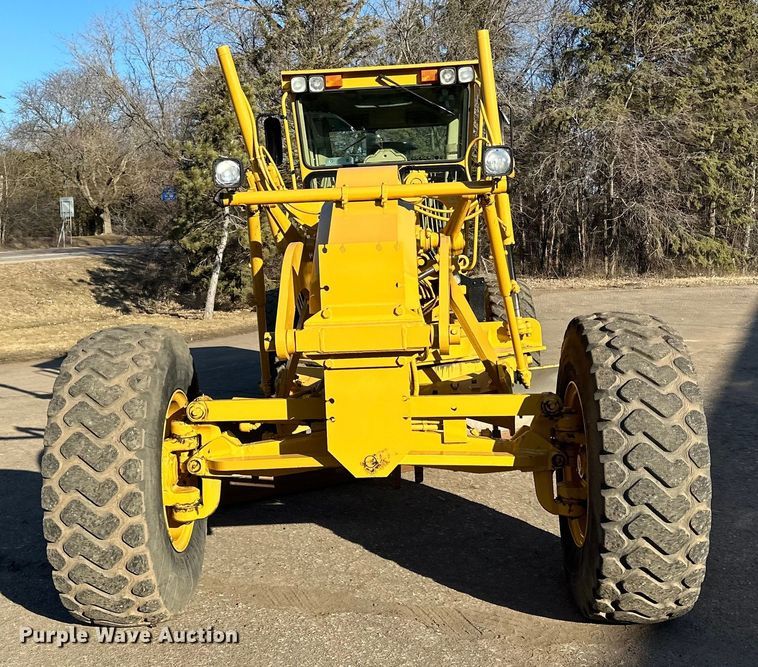 image for item DO3208 2001 Caterpillar  140H motor grader
