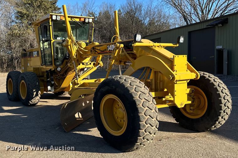 image for item DO3208 2001 Caterpillar  140H motor grader