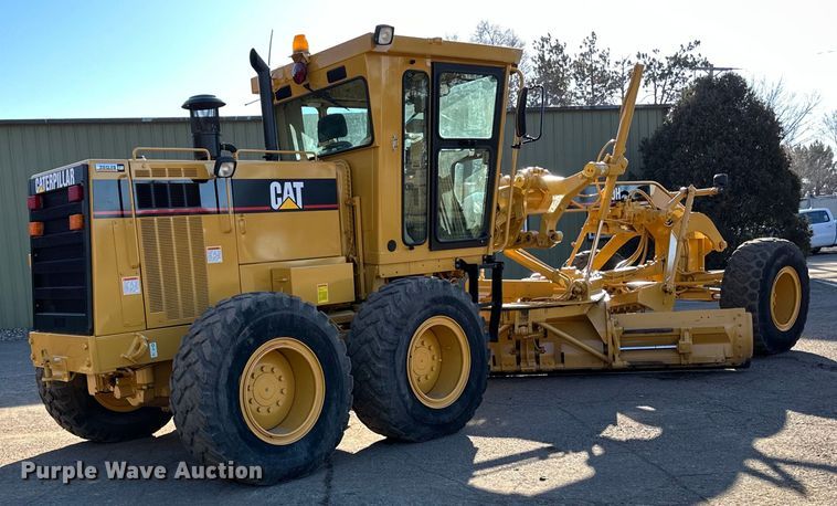 image for item DO3208 2001 Caterpillar  140H motor grader