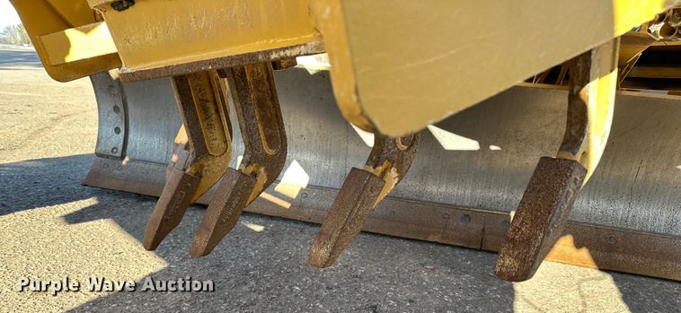 image for item DO3208 2001 Caterpillar  140H motor grader