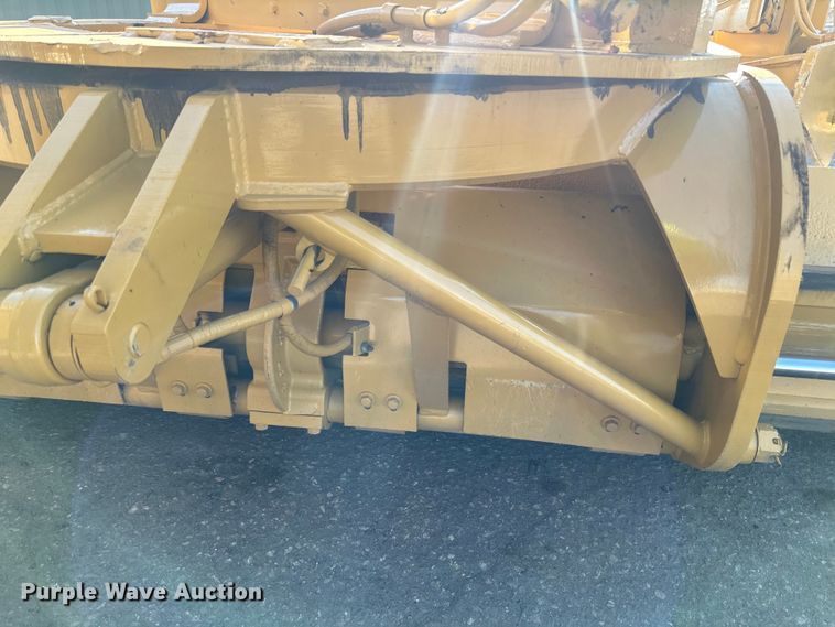 image for item DO3208 2001 Caterpillar  140H motor grader