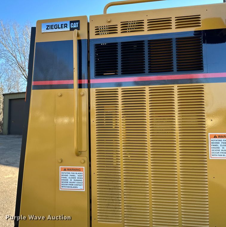 image for item DO3208 2001 Caterpillar  140H motor grader