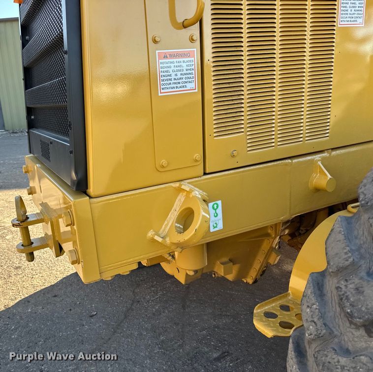 image for item DO3208 2001 Caterpillar  140H motor grader