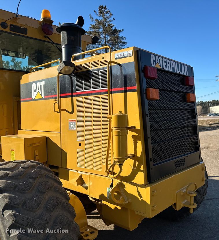 image for item DO3208 2001 Caterpillar  140H motor grader