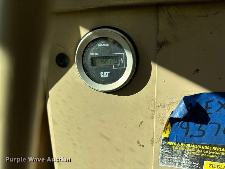 image for item DO3208 2001 Caterpillar  140H motor grader