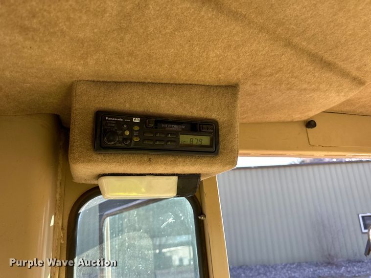 image for item DO3208 2001 Caterpillar  140H motor grader