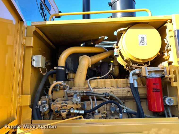 image for item DO3208 2001 Caterpillar  140H motor grader