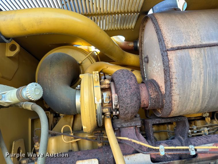 image for item DO3208 2001 Caterpillar  140H motor grader