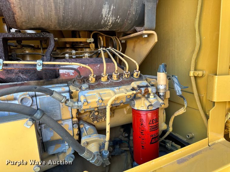 image for item DO3208 2001 Caterpillar  140H motor grader