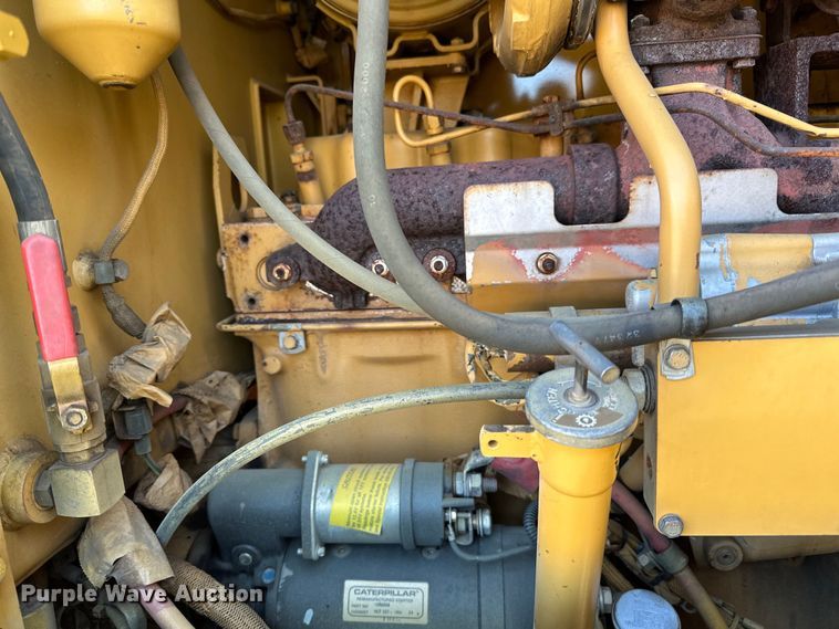 image for item DO3208 2001 Caterpillar  140H motor grader