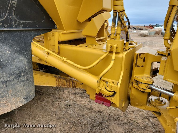 image for item DO3210 1999 Caterpillar D250E II haul truck