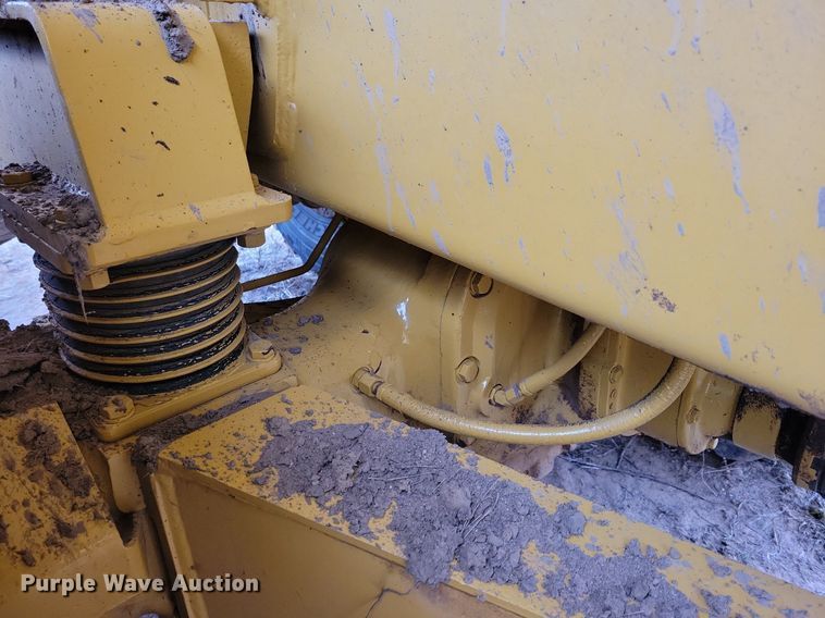 image for item DO3210 1999 Caterpillar D250E II haul truck